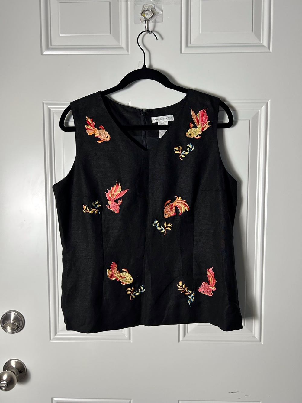Linen Blend Black Embroidered Fish Sleeveless Top Sz 12 Colorful Nautical Whimsy